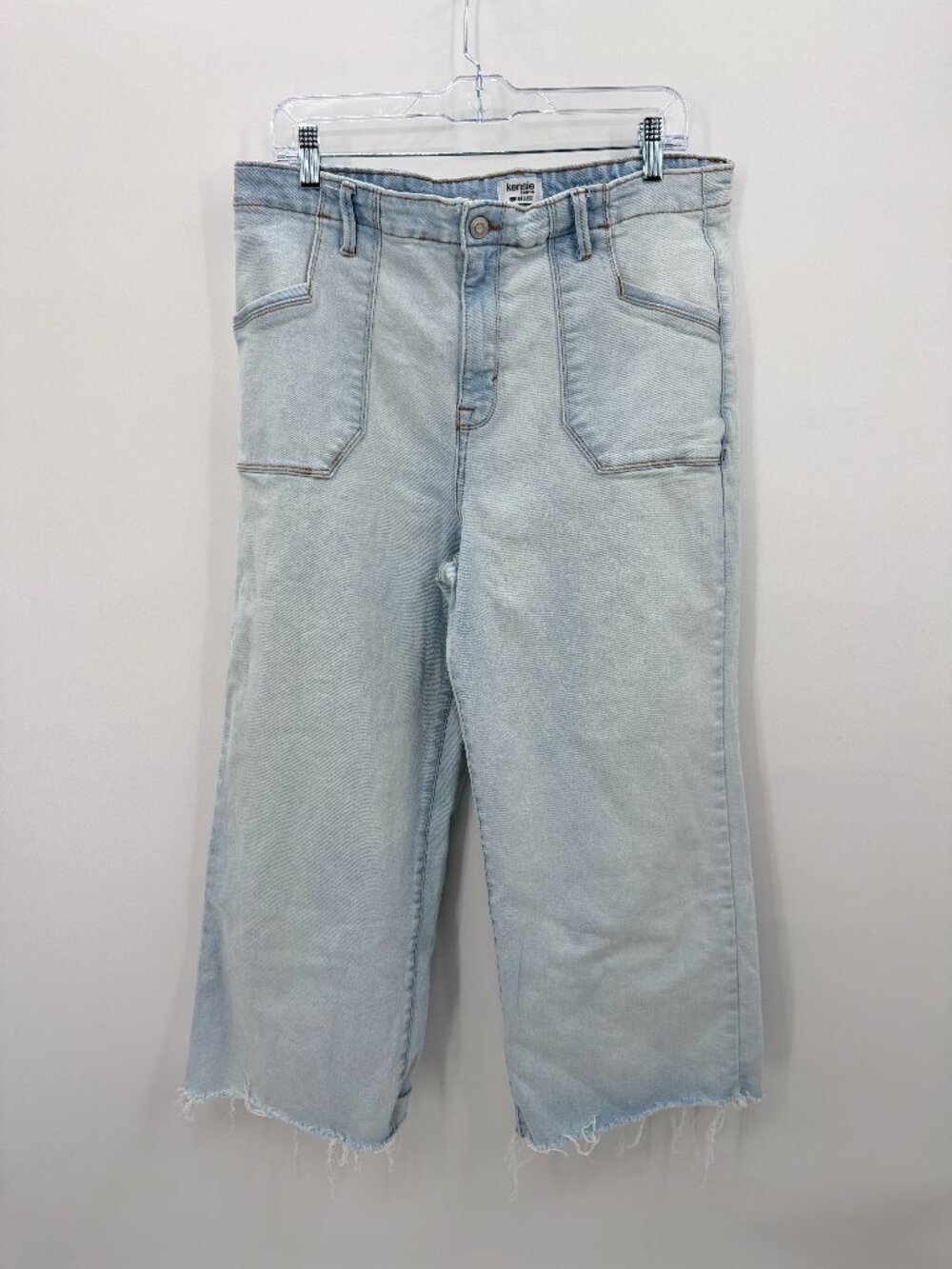 Kensie High Rise Wide Leg Ankle Jeans Size 14/32 Light Wash Raw Hem Cropped